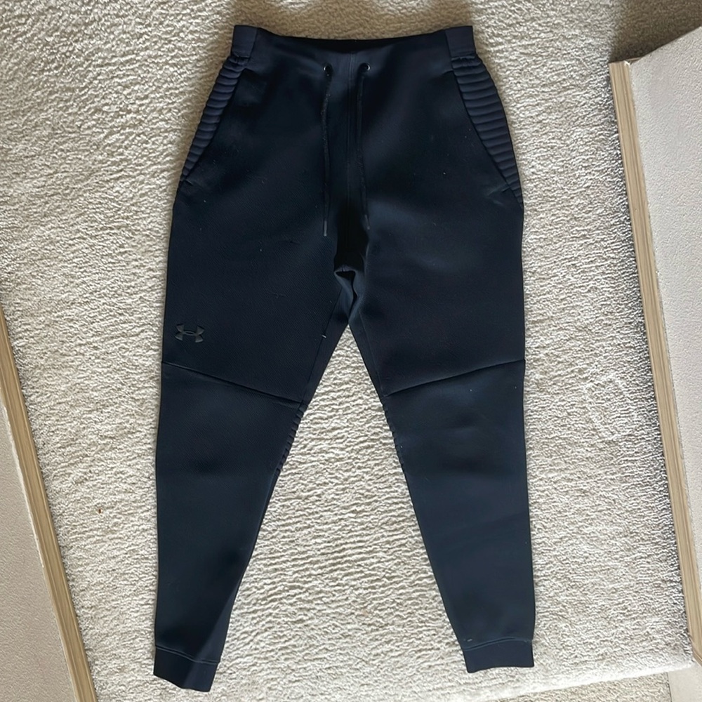 Under armor joggers, size medium